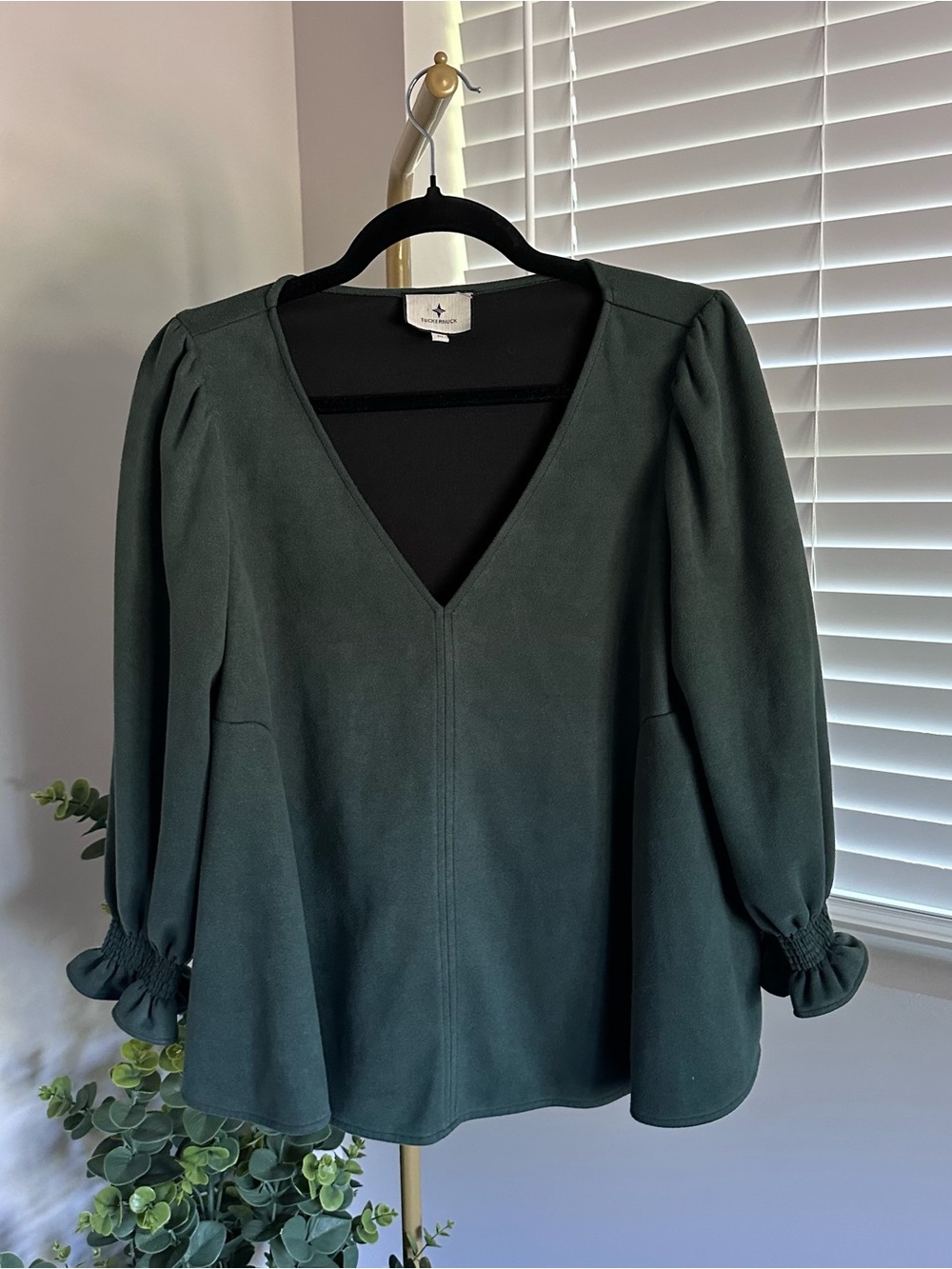 V-Neck Puff Sleeve Blouse in Forest Green